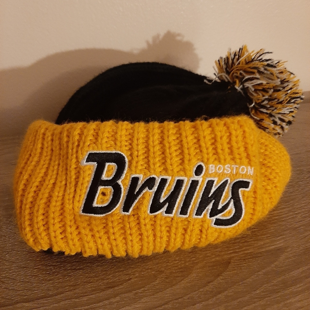 OFFICIAL Bruins Beanie